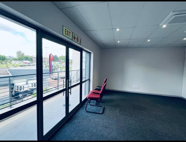 250M² OFFICE TO LET IN FOURWAYS